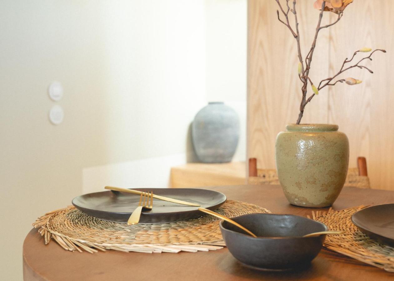 Village Aparthotel By Boa 波尔图 外观 照片 A wabi-sabi table setting