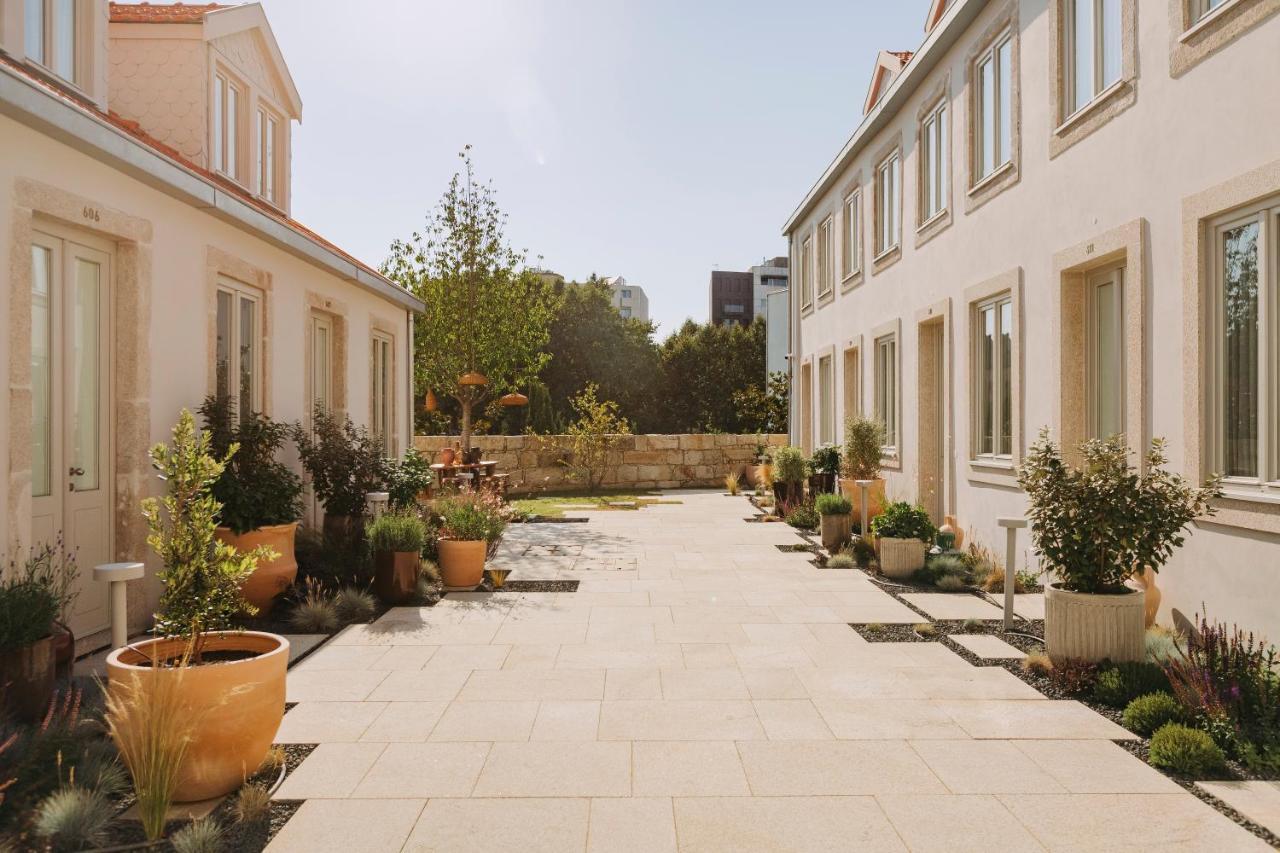 Village Aparthotel By Boa 波尔图 外观 照片 The courtyard of the German National Academy of Sciences, Leopoldina, Halle/Saale