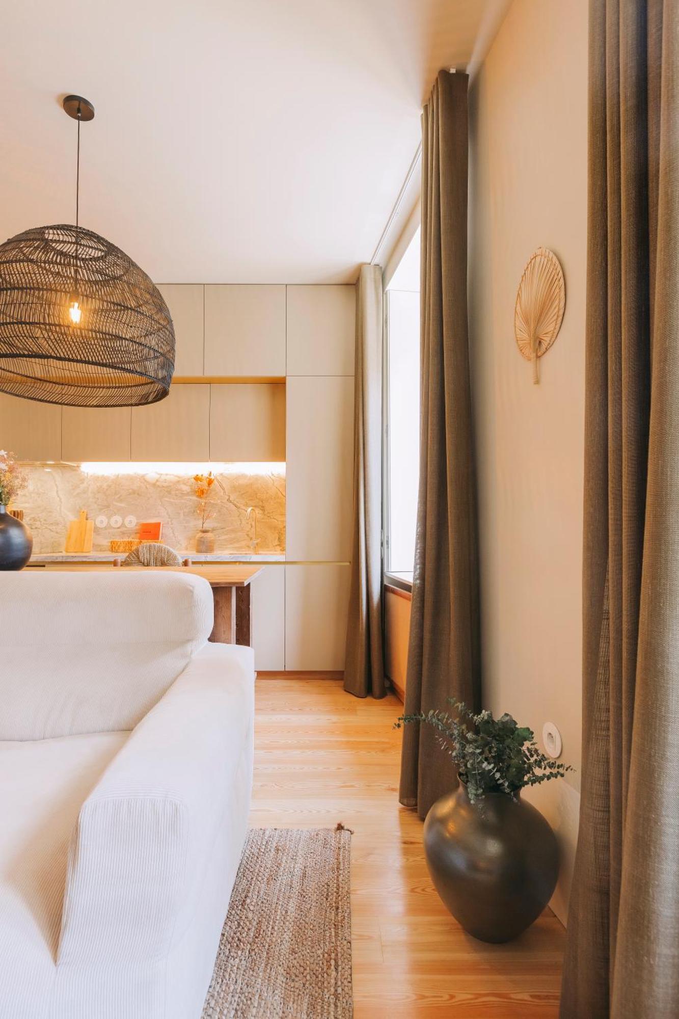 Village Aparthotel By Boa 波尔图 客房 照片 Curtains in a living room