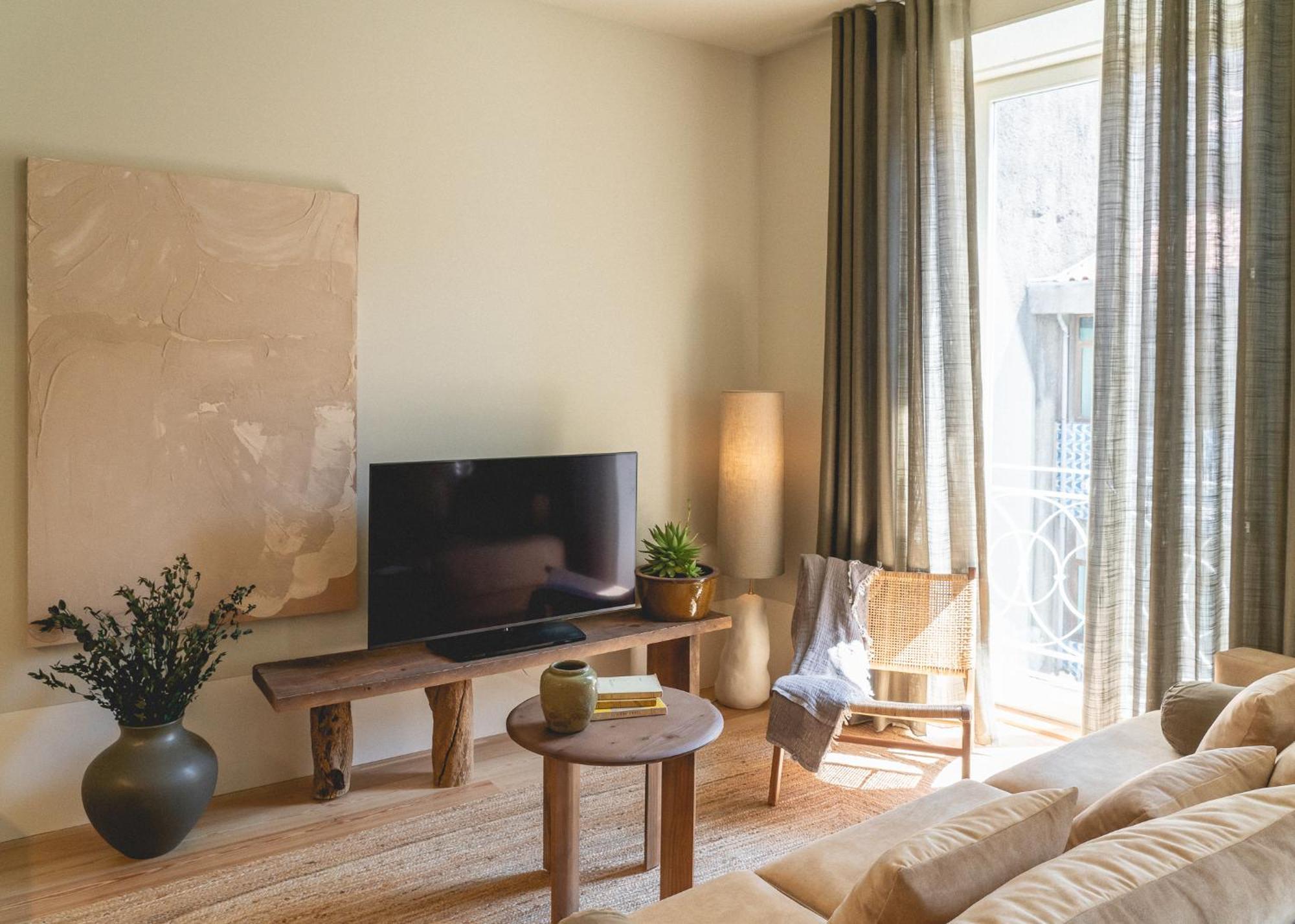 Village Aparthotel By Boa 波尔图 客房 照片 A living room in a typical apartment